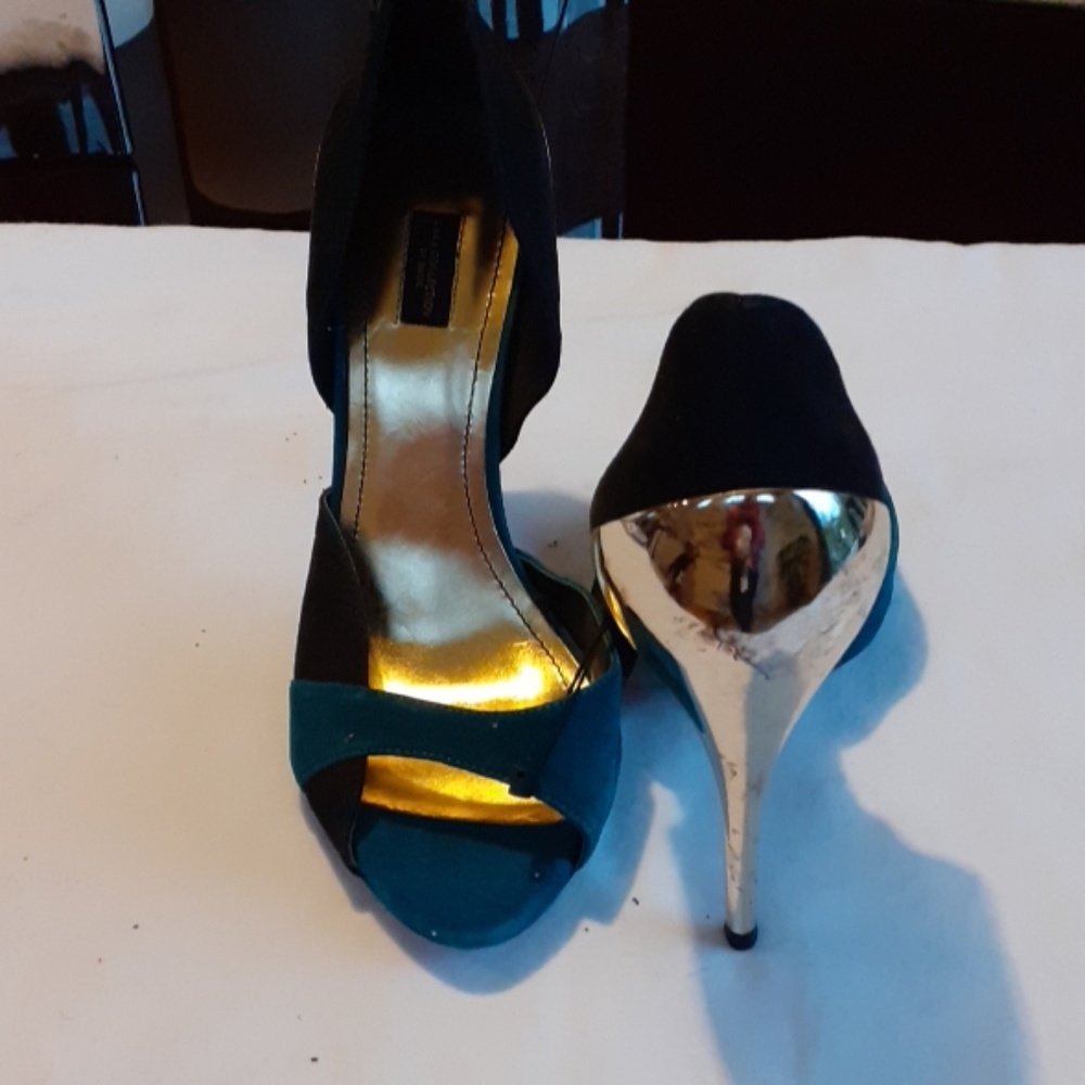 Shoes - Picture 4 of 4